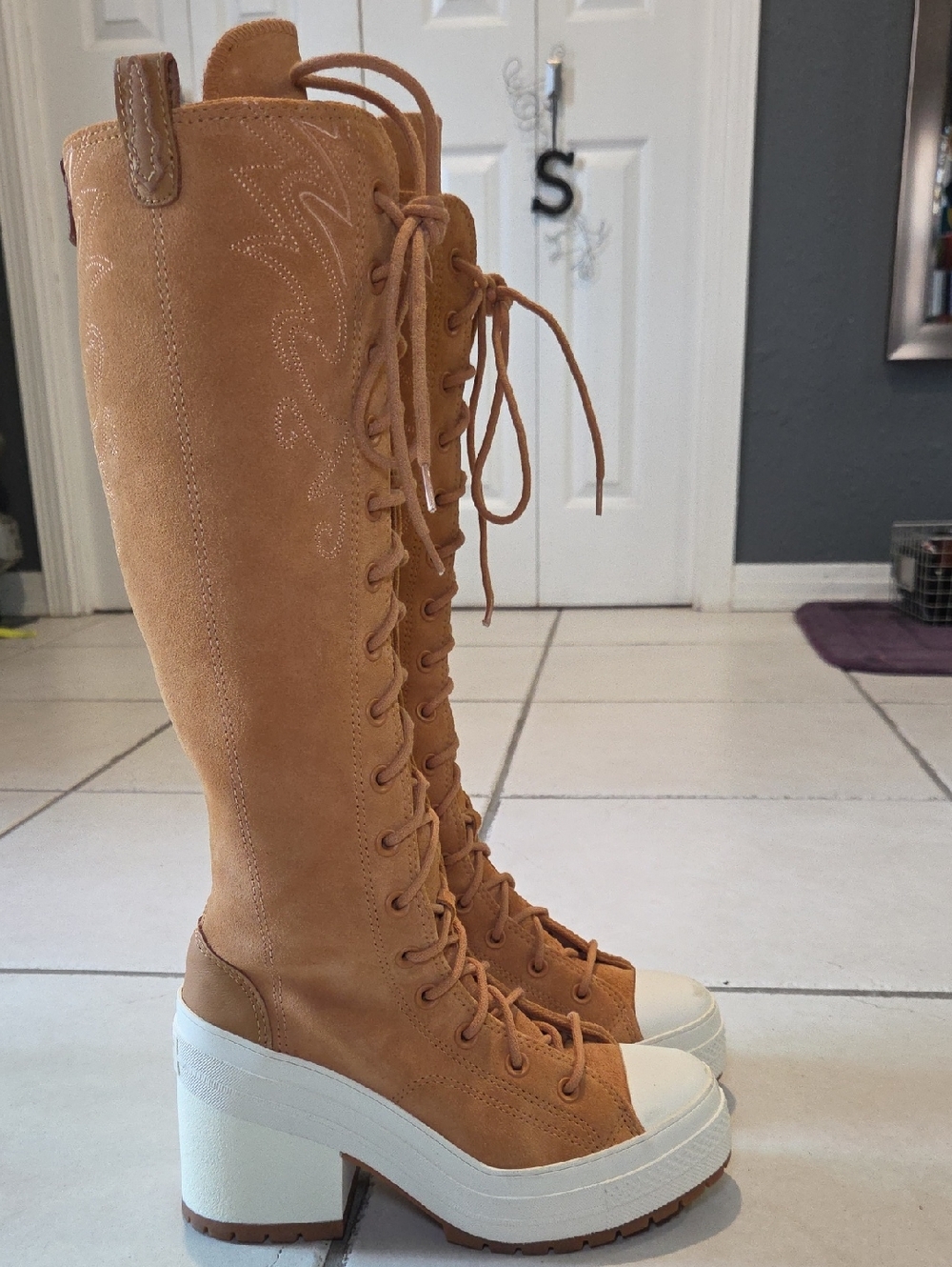 Sz 8 Womens's - Converse Chuck 70 De Luxe Western